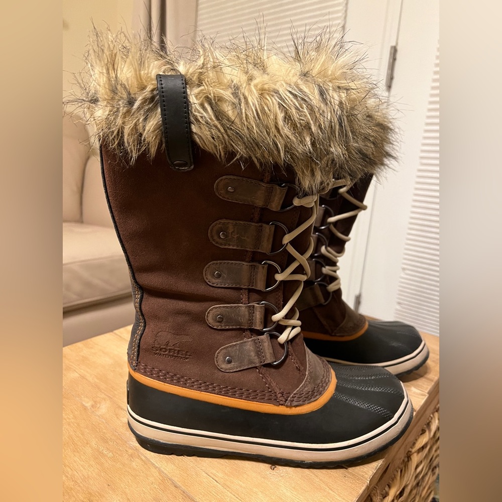 Sorel Brown Winter Boots lightly worn - Picture 9 of 10